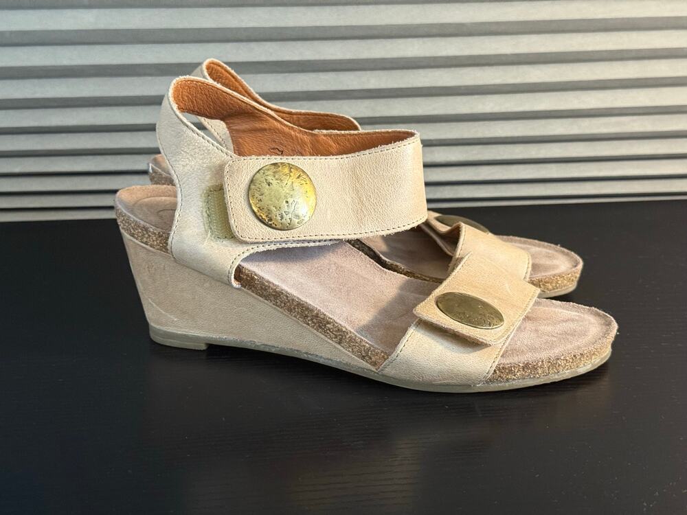 Taos Carousel 2 Wedge Sandals Women’s EU 38 US 7-7.5 Beige Leather Portugal